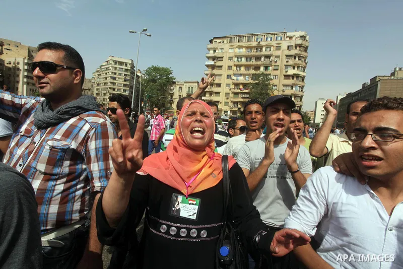 Egyptian protesters attend a demonstration, against presidential candidate Ahmed Shafiq at Tahrir Square in Cairo May 29, 2012. According to full official results released Monday by the election commission. Commission ch...