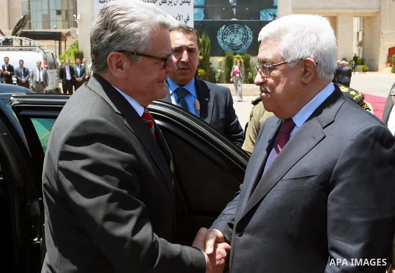 Palestinian President Mahmoud Abbas (Abu Mazen) meets with German President Joachim Gauck ,in the West Bank City of Ramallah, on May 31, 2012. Photo by Thaer Ganaim