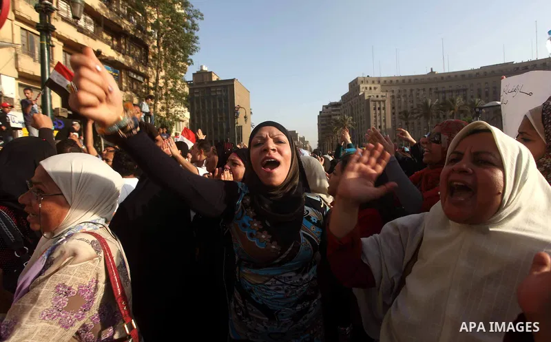 Egyptian anti-Mubarak protesters gather in Cairo's Tahrir square on June 02, 2012. Egypt's Muslim Brotherhood called for mass protests after a court sentenced ousted President Hosni Mubarak and his interior minister to l...