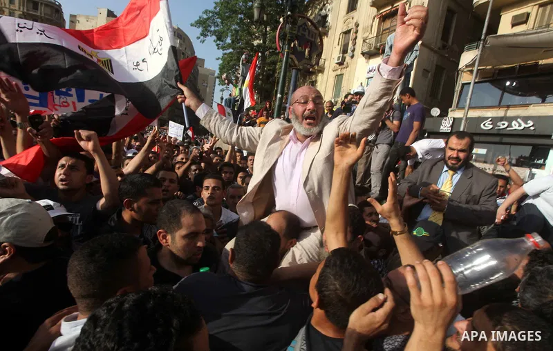 Egyptian anti-Mubarak protesters gather in Cairo's Tahrir square on June 02, 2012. Egypt's Muslim Brotherhood called for mass protests after a court sentenced ousted President Hosni Mubarak and his interior minister to l...