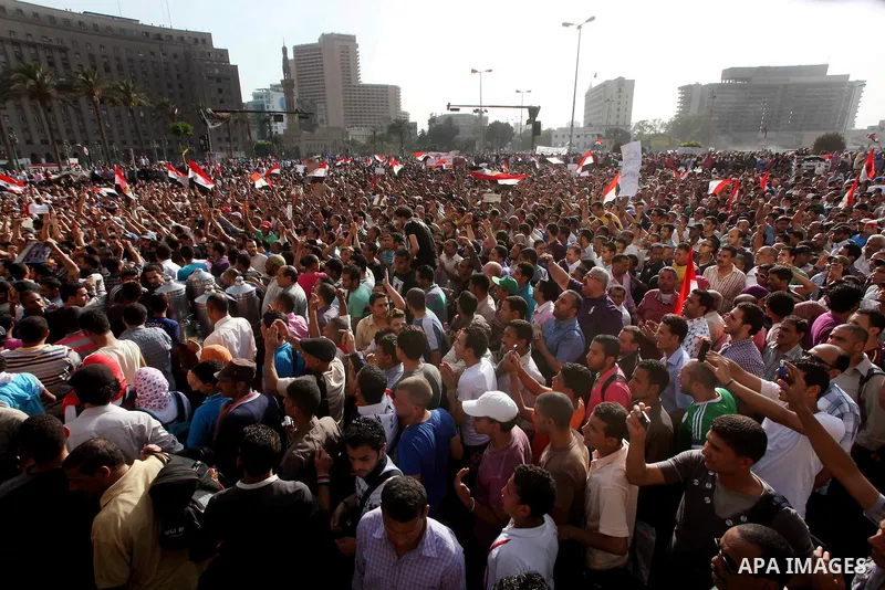 Egyptian anti-Mubarak protesters gather in Cairo's Tahrir square on June 02, 2012. Egypt's Muslim Brotherhood called for mass protests after a court sentenced ousted President Hosni Mubarak and his interior minister to l...