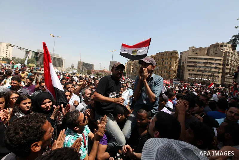 Egyptian protesters gather in Cairo's landmark Tahrir Square on June 3, 2012. Hundreds of demonstrators are occupying Tahrir Square after a court sentenced ousted president Hosni Mubarak and his interior minister Habib a...