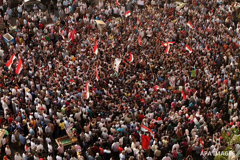 Egyptian protesters demonstrate a day after a court sentenced deposed president Hosni Mubarak to life in prison, at Tahrir Square in Cairo June 3, 2012. Egyptian pro-democracy campaigners called for a new uprising on Sun...