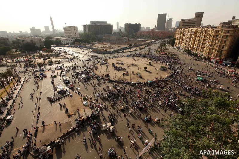 Egyptian protesters demonstrate a day after a court sentenced deposed president Hosni Mubarak to life in prison, at Tahrir Square in Cairo June 3, 2012. Egyptian pro-democracy campaigners called for a new uprising on Sun...