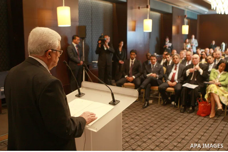 Palestinian President Mahmoud Abbas (Abu Mazen) meets with Palestinian, Turks and Arabs businessmen on June 05, 2012. Photo by Thaer Ganaim