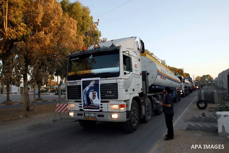 A fuel tanker arrives at Rafah border crossing with Egypt on June 07, 2012. Israel allowed five fuel tankers from Qatari oil to cross into the Gaza Strip on Thursday to ease a severe power shortage triggered by a dispute...