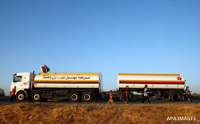 A fuel tanker arrives at Rafah border crossing with Egypt on June 07, 2012. Israel allowed five fuel tankers from Qatari oil to cross into the Gaza Strip on Thursday to ease a severe power shortage triggered by a dispute...