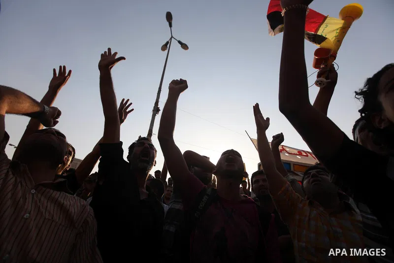 Egyptian protesters take part in a demonstration at Tahrir square in Cairo June 14, 2012. Egypt's supreme court ruled on Thursday to dissolve the Islamist-led parliament, plunging a troubled transition to democracy into...