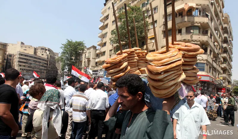 Egyptian protesters take part in a demonstration at Tahrir square in Cairo June 15, 2012. Egypt's supreme court ruled on Thursday to dissolve the Islamist-led parliament, plunging a troubled transition to democracy into...