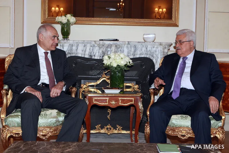 Palestinian President Mahmoud Abbas (Abu Mazen) meets with Egyptian foreign Minister Mohammed Amr in Paris on 05 July 2012. Photo by Thaer Ganaim