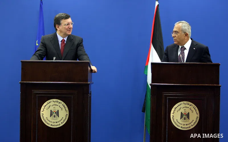 Palestinian prime minister Salam Fayyad, holds a joint press conference with European Commission President Jose Manuel Barroso in the West Bank city of Ramallah on July 8, 2012, as part of his first trip to Israel and th...