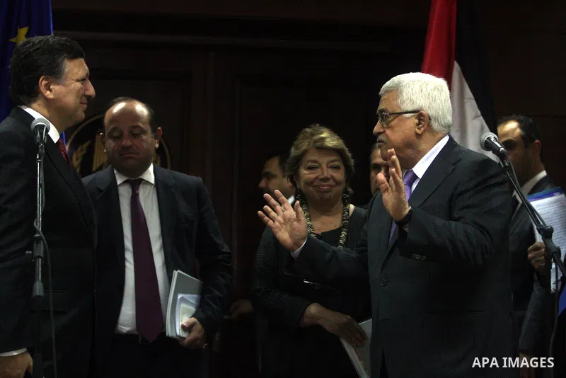 Palestinian President Mahmoud Abbas, meets European Commission President Jose Manuel Barroso in the West Bank city of Ramallah July 8, 2012. Photo by Issam Rimawi