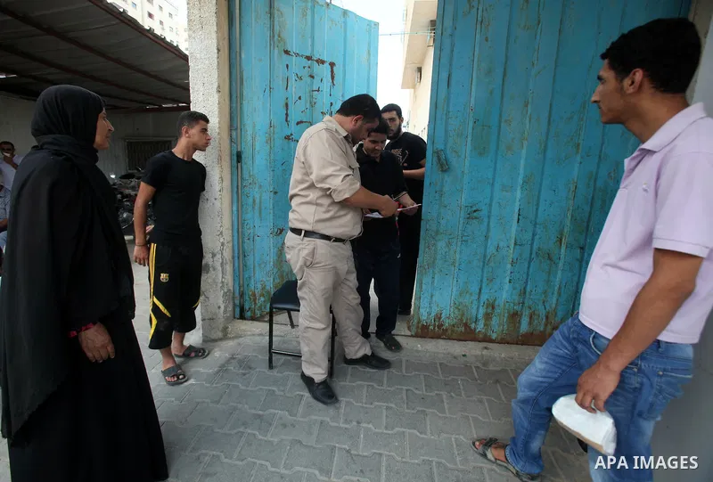 Palestinian prisoners prepare to be freed from a Hamas-run jail in Gaza City on July 21, 2012. Palestinian Hamas police released prisoners because of the approaching holy month of Ramadan. Photo by Yasser Fathi