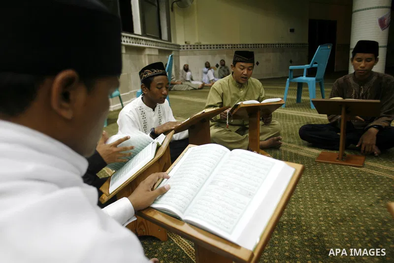 Delegation of the Indonesian read the holy Qur'an at al- Abrar mosque in Rafah in southern Gaza strip, on 22 July 2012. Muslims around the world refrain from eating, drinking and sexual intercourse from dawn till dusk du...