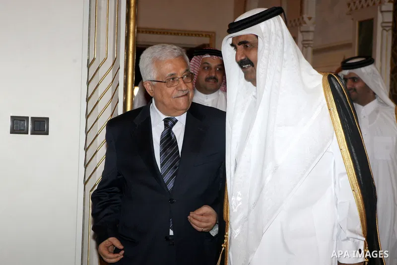 Palestinian President, Mahmoud Abbas (Abu Mazen), meets with the Emir of Qatar Hamad bin Hamad al-Thani, in Doha on July. 22, 2012. Photo by Thaer Ganaim