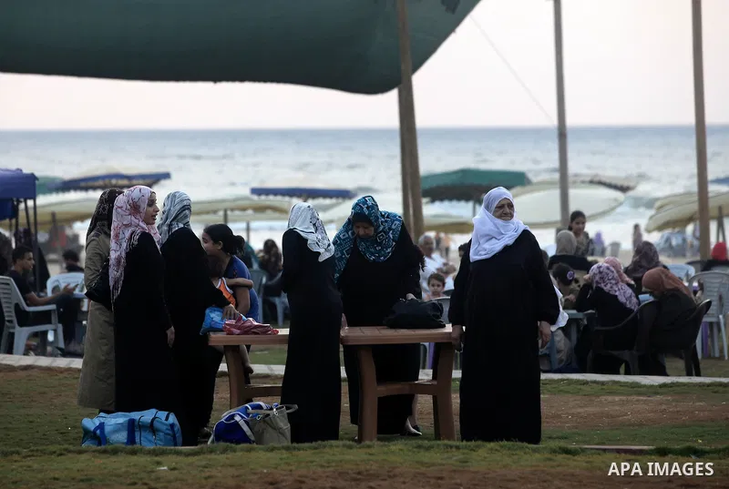 Palestinians getting ready for break their fast at Gaza beach during the fasting holy month of Ramadan, in Gaza city on 26 July 2012. Muslims throughout the world are celebrating the fasting month of Ramadan, the holiest...