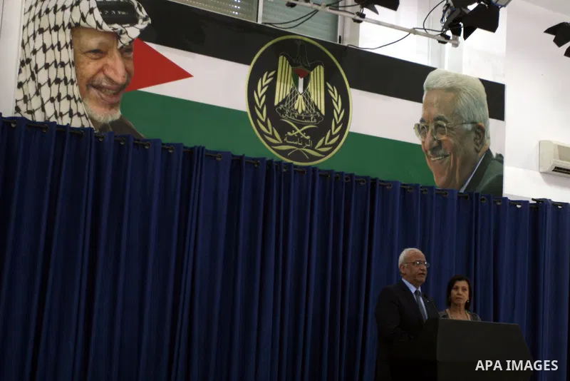 Zahava Gal-On (R), head of the Israeli left-wing Meretz party, with Saeb Erekat, Chief Palestinian negotiator, as they make statements in the Palestinian Authority's headquarters in the West Bank town of Ramallah, 26 Aug...