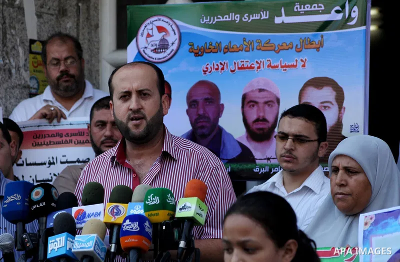 Palestinian journalists and families prisoners during a protest in Gaza Cityto demand the release of Palestinian prisoners from Israeli jails September 5, 2012. Photo by Ashraf Amra
