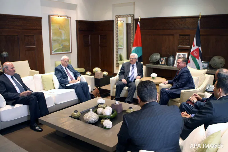 Palestinian President Mahmoud Abbas (Abu Mazen) meets with Jordan's King Abdullah II in Amman on sep. 05, 2012. Photo by Thaer Ganaim
