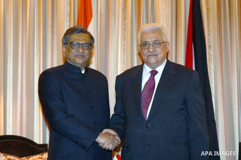 Palestinian President Mahmoud Abbas (Abu Mazen) meets with Indian External Affairs Minister Q. M. Krishna in the Indian capital, New Delhi, on Sep.11, 2012. Photo by Thaer Ganaim