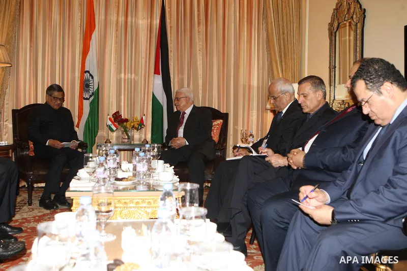 Palestinian President Mahmoud Abbas (Abu Mazen) meets with Indian External Affairs Minister Q. M. Krishna in the Indian capital, New Delhi, on Sep.11, 2012. Photo by Thaer Ganaim