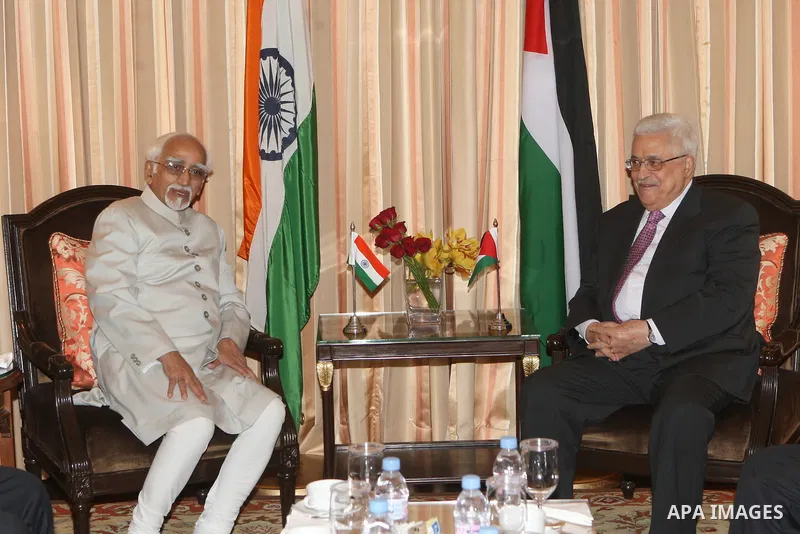 Palestinian President Mahmoud Abbas (Abu Mazen) meets with Indian Vice President in the Indian capital, New Delhi, on Sep.11, 2012. Photo by Thaer Ganaim