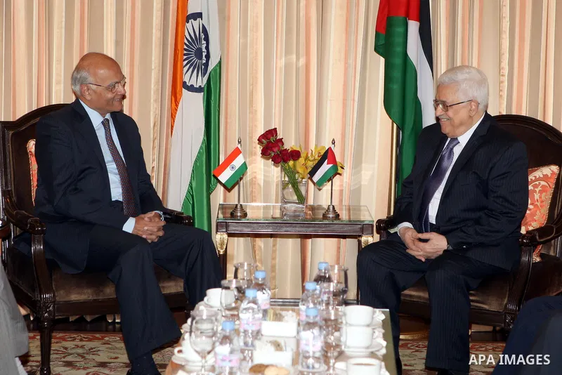 Palestinian President Mahmoud Abbas (Abu Mazen) meets with Indian National Security Adviser Shivshankar Menon in the Indian capital, New Delhi, on Sep.12, 2012. Photo by Thaer Ganaim