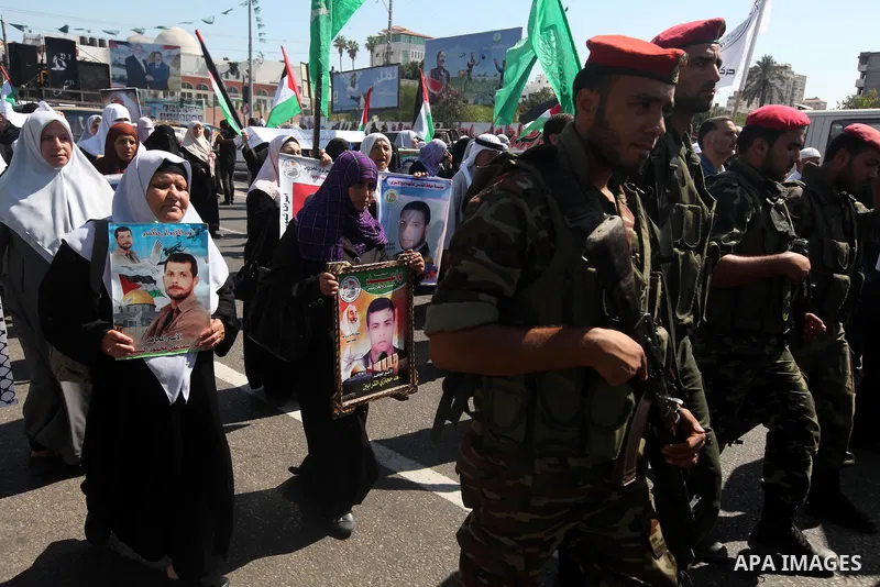 Palestinians police take part in a protest in Gaza City calling for the release of Palestinian prisoners from Israeli jails September 24, 2012. Photo by Majdi Fathi