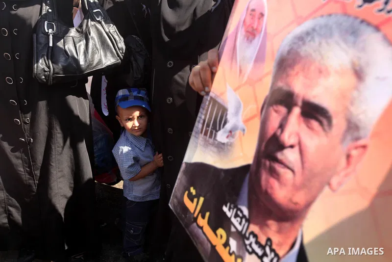 Palestinians take part in a protest in Gaza City calling for the release of Palestinian prisoners from Israeli jails September 24, 2012. Photo by Majdi Fathi
