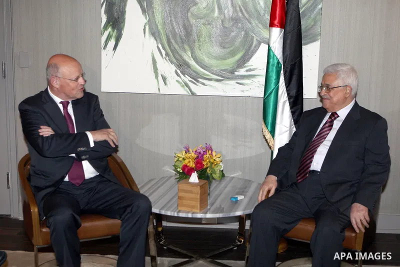 Palestinian President Mahmoud Abbas meets with the Minister of Foreign Affairs of the Netherlands Uri Rosenthal, in New York, on Sept. 24, 2012. Photo by Thaer Ganaim