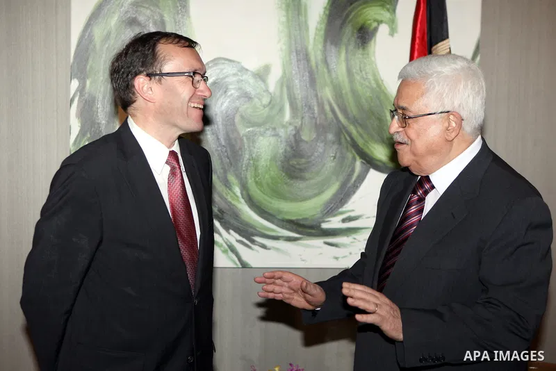 Palestinian President Mahmoud Abbas meets with the Minister of Foreign Affairs of Norway, in New York, on Sept. 24, 2012. Photo by Thaer Ganaim