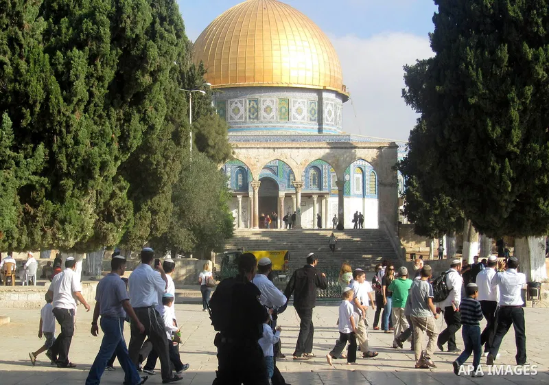 Israeli policemen stand guard during clashes with Palestinian protesters on the protesters known to Muslims as the Noble Sanctuary and to Jews as the Temple Mount in Jerusalem's Old City Oct. 04, 2012. Photo by Mahfouz A...
