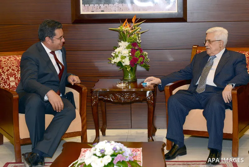 Palestinian President Mahmoud Abbas meets with ambassador of New Zealand at Palestinian Authority headquarter, in the West Bank city of Ramallah, Oct. 07, 2012. Photo by Thaer Ganaim