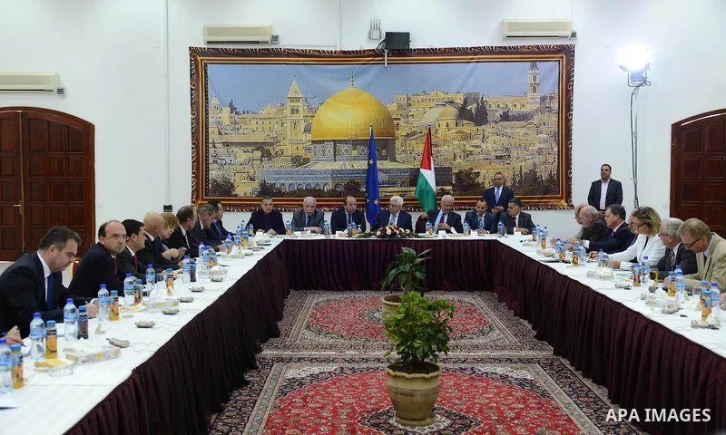Palestinian President Mahmoud Abbas (Abu Mazen) meets with the Consuls accredited to the Palestinian National Authority, in the West Bank city of Ramallah, on Oct. 09, 2012. Photo by Thaer Ganaim