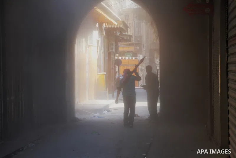 Free Syrian Army take position during clashes with regime forces in Aleppo in northern Syria on September 18, 2012. Photo by Ahmed Deeb