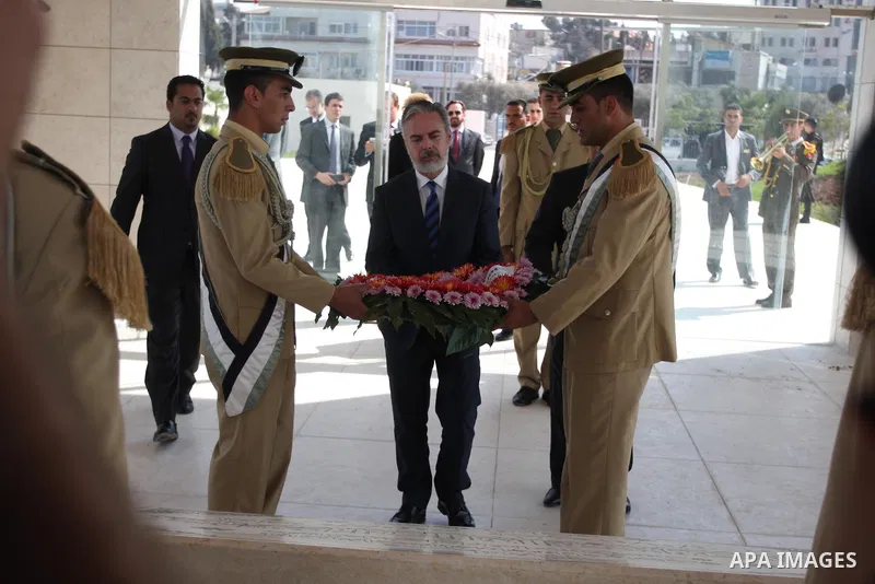 Brazilian foreign Minister Antonio Patriota lays a wreath to the tomb of former Palestinian President and PLO-leader Yassir Arafat during a visit to the West Bank city of Ramallah, October 15, 2012. Photo by Issam Rimawi