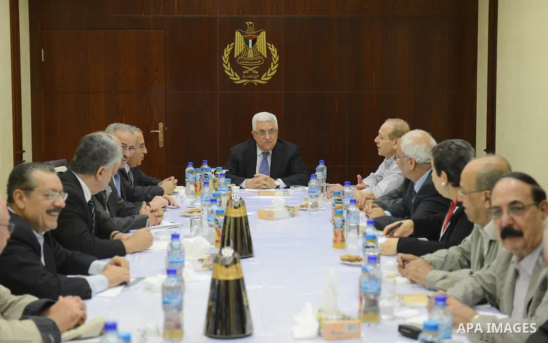 Palestinian President Mahmoud Abbas meets with the Executive Committee of the PLO, in the West Bank town of Ramallah, 22 October 2012. Photo by Thaer Ganaim