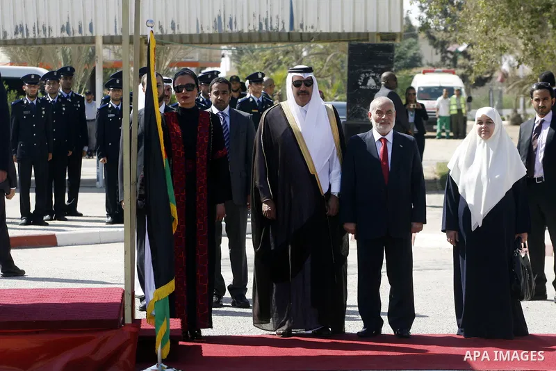 Qatar's First Lady Sheikha Mozah bint Nasser al-Missned attends a welcome ceremony upon her arrival at the Rafah border crossing with Egypt on October 23, 2012 in the Gaza Strip. The Emir of Qatar entered the Gaza Strip...