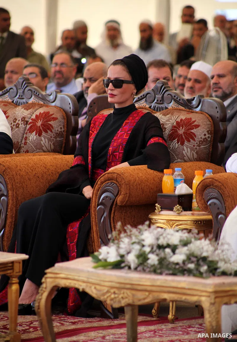 Qatar's First Lady Sheika Mozah bint Nasser al-Missned attends a cornerstone laying ceremony for Hamad, a new residential neighbourhood in Khan Younis in the southern Gaza Strip, 23 October 2012. The Emir of Qatar entere...