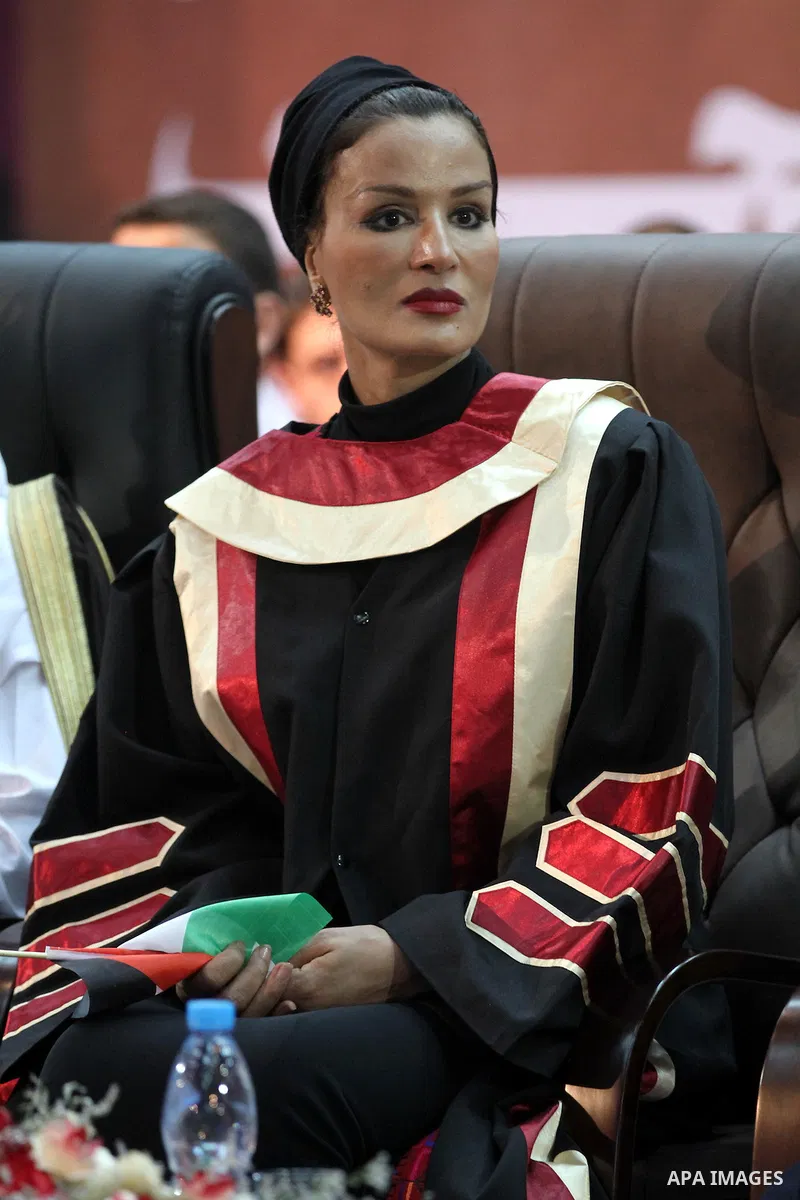Qatar's First Lady Sheikha Mozah bint Nasser al-Missned attends a celebration at the Islamic University in Gaza city on October 23, 2012. The Emir of Qatar entered the Gaza Strip on Tuesday for a visit that broke the iso...