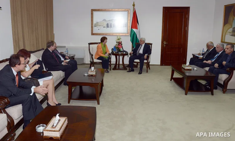 Palestinian president Mahmoud Abbas meets with the EU Foreign Policy chief Catherine Ashton (L) at the presidential headquarters in the West Bank city of Ramallah on October 25, 2012, as she wraps up a brief two-day visi...