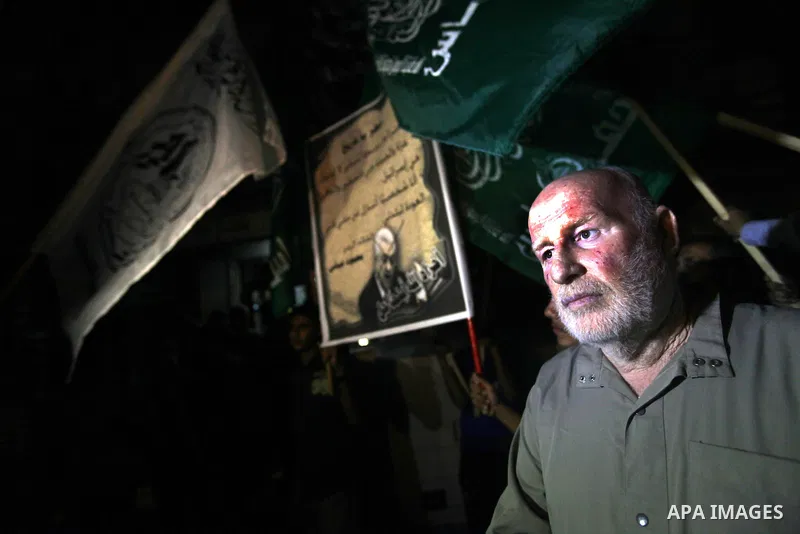 Hamas supporters attend a rally against Palestinian President Mahmoud Abbas in Gaza City November 3, 2012. Abbas made a rare if symbolic concession to Israel on Thursday, saying he had no permanent claim on the town from...
