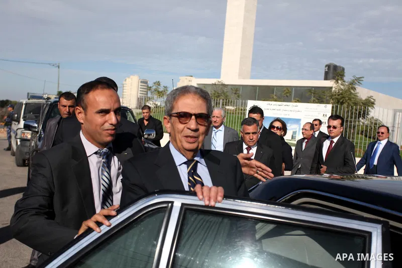 Egyptian politician and former Arab League secretary general, Amr Mussa leaves the tomb of late Palestinian leader Yasser Arafat after laying a wreath upon his arrival in the West Bank city of Ramallah on November 4, 201...