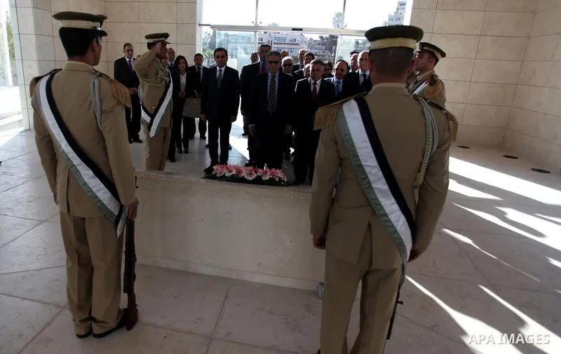 Egyptian politician and former Arab League secretary general, Amr Mussa lays a wreath on the tomb of late Palestinian leader Yasser Arafat upon his arrival in the West Bank city of Ramallah on November 4, 2012. Photo by...