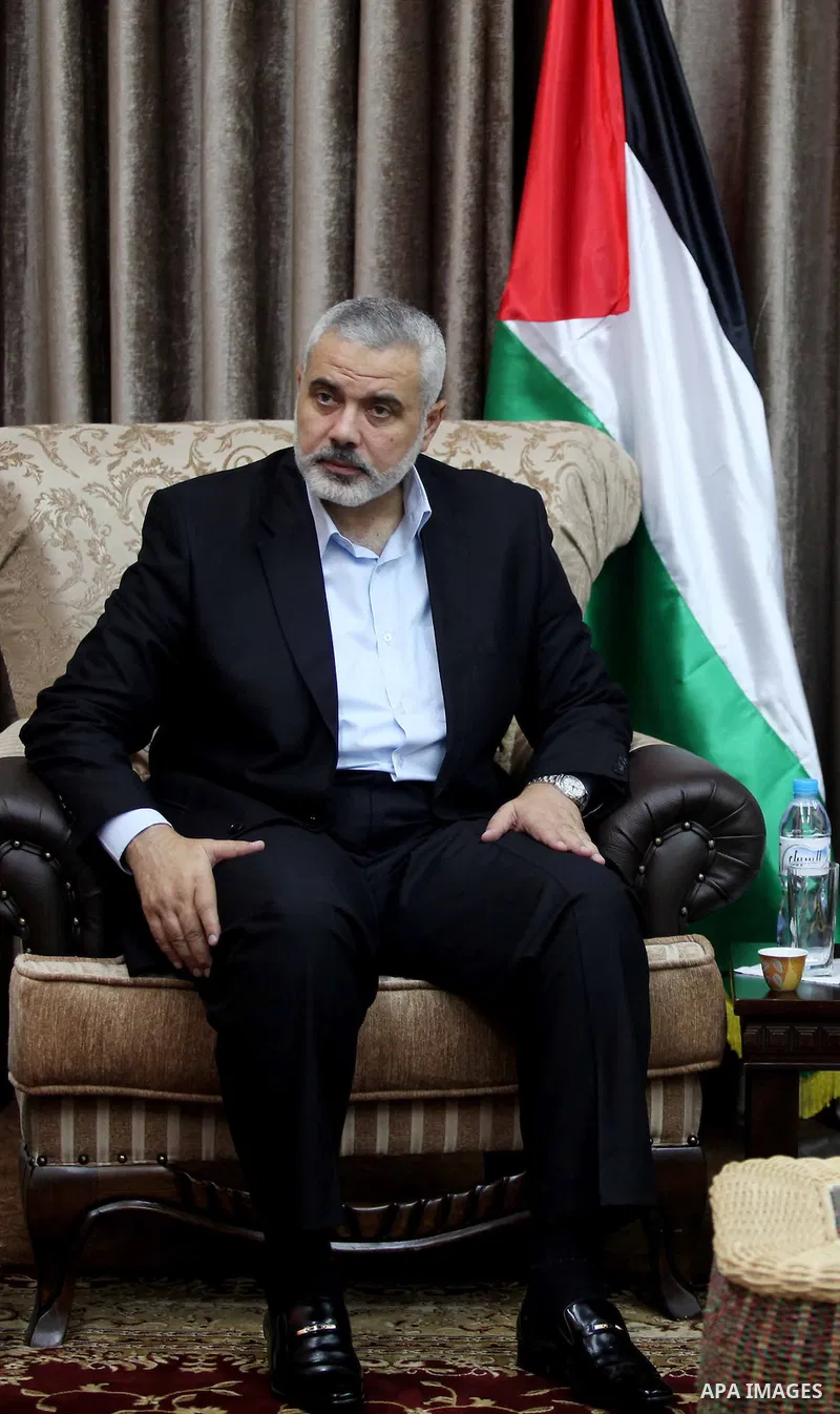 Palestinian Prime Minister in Gaza Ismail Haniyeh Receives Tunisian Prime PAM, in Gaza city, on Nov. 07, 2012. Photo by Ashraf Amra