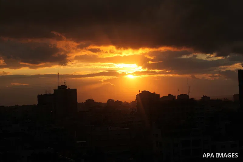 A general view shows Gaza City from the top in the central of Gaza strip, November 12, 2012. During a meeting with 50 foreign ambassadors Israeli Prime Minister Benjamin Netanyahu briefed them on the recent violence in t...