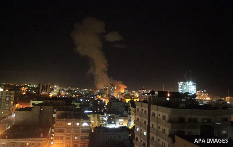 Smoke rises after an Israeli air strike in the northern Gaza Strip November 14, 2012. Israel killed the military commander of the Islamist group Hamas in a missile strike on the Gaza Strip on Wednesday and launched air r...
