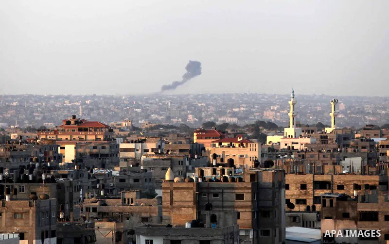 Smoke rises after Israeli air strike in the central of Gaza city on 16 November 2012. Missiles continue to be fired by Palestinian militant in the Gaza Strip, as Israel continues to strike targets inside the Gaza Strip i...