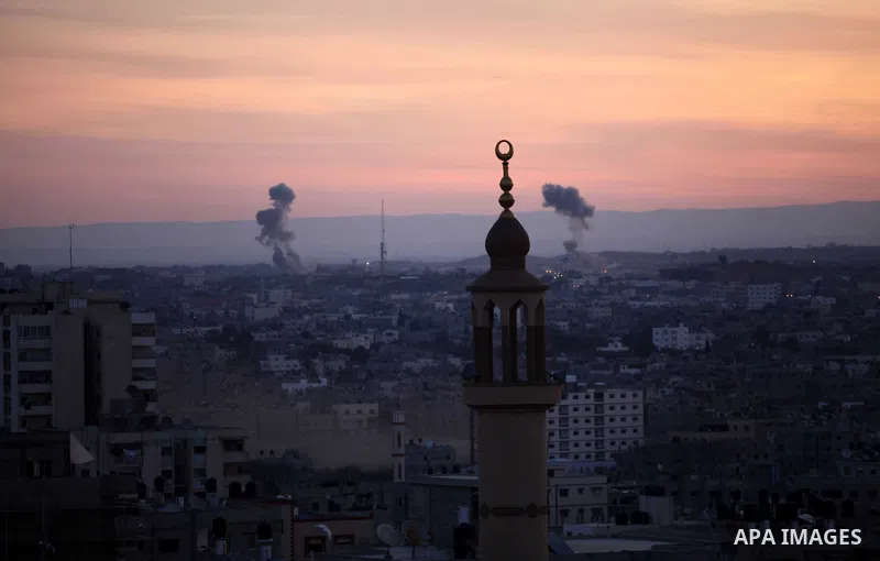 Smoke rises after Israeli air strike in the central of Gaza city on 16 November 2012. Missiles continue to be fired by Palestinian militant in the Gaza Strip, as Israel continues to strike targets inside the Gaza Strip i...