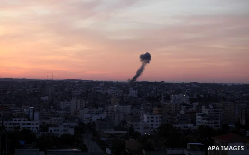 Smoke rises after Israeli air strike in the central of Gaza city on 16 November 2012. Missiles continue to be fired by Palestinian militant in the Gaza Strip, as Israel continues to strike targets inside the Gaza Strip i...